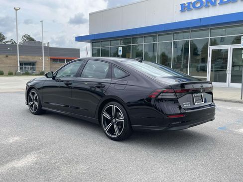 Used 2026 Honda Accord SE image 4