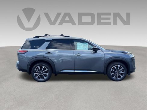 New 2026 Nissan Pathfinder Platinum w/ Accent Package FWD image 26