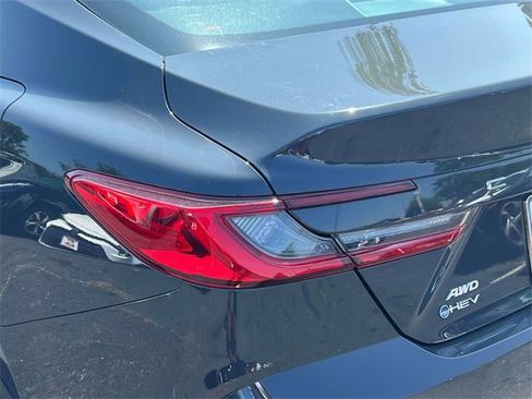 Used 2025 Toyota Camry XLE image 12