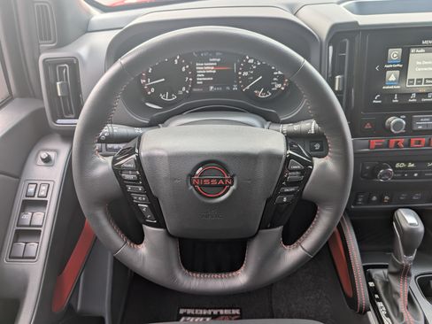 Used 2025 Nissan Frontier PRO-4X w/ Pro Convenience Package AWD/4WD image 23