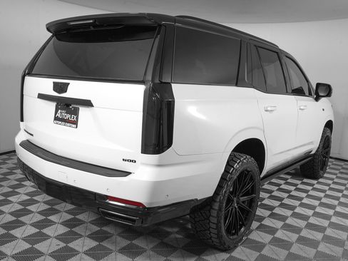Used 2026 Cadillac Escalade Platinum Sport w/ LPO, ONYX Package AWD/4WD image 5