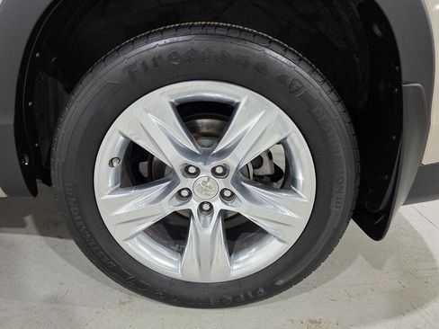 Used 2015 Toyota Highlander Limited w/ Driver Technology Package image 8