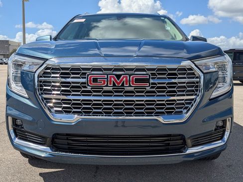 Used 2024 GMC Terrain Denali image 3
