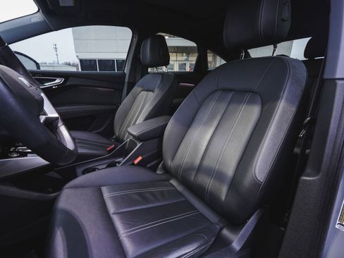 Used 2024 Audi Q4 e-tron Premium Plus image 29