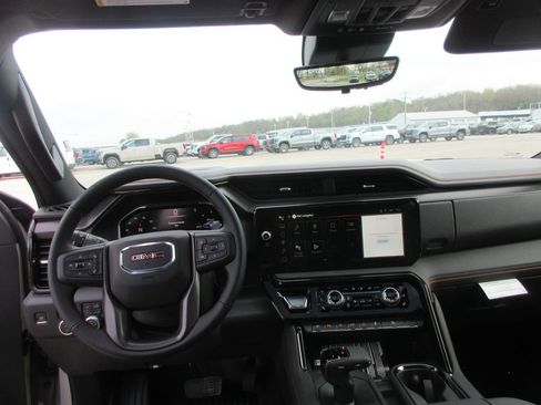 New 2026 GMC Sierra 1500 AT4 w/ AT4 Premium Package AWD/4WD image 18
