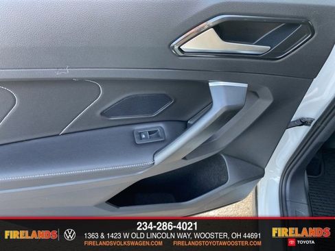 New 2024 Volkswagen Tiguan SE image 69
