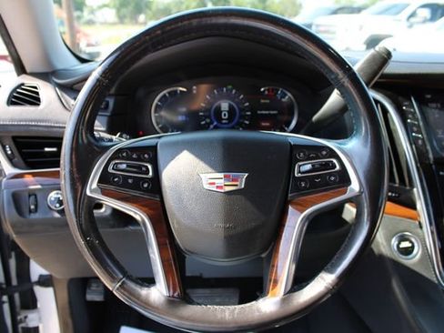 Used 2019 Cadillac Escalade ESV Luxury RWD image 23