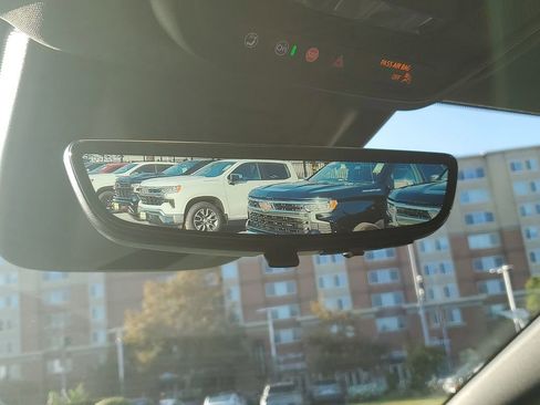 Used 2026 Chevrolet Equinox EV LT image 24