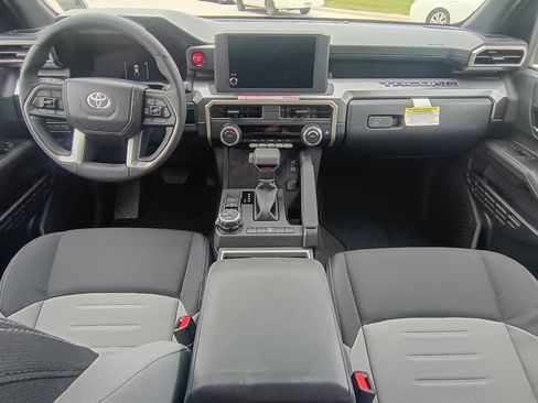 Used 2026 Toyota Tacoma TRD Off-Road AWD/4WD image 15
