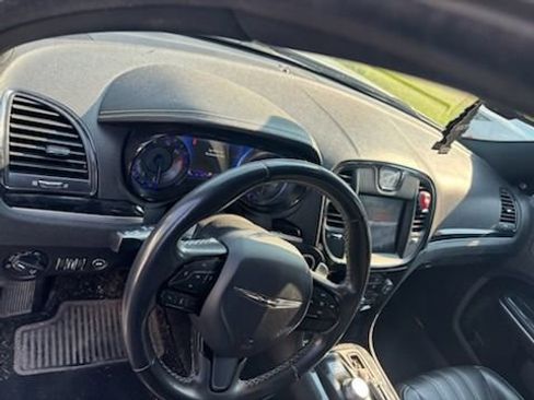 Used 2020 Chrysler 300 S RWD image 7
