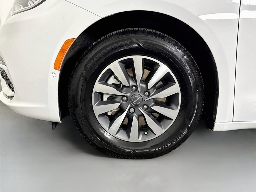 Used 2022 Chrysler Pacifica Limited FWD image 34
