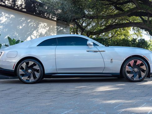 Used 2024 Rolls-Royce Spectre w/ Spectre Launch Package AWD/4WD image 5