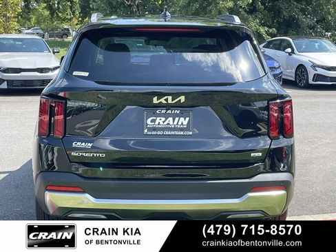 New 2025 Kia Sorento S image 6