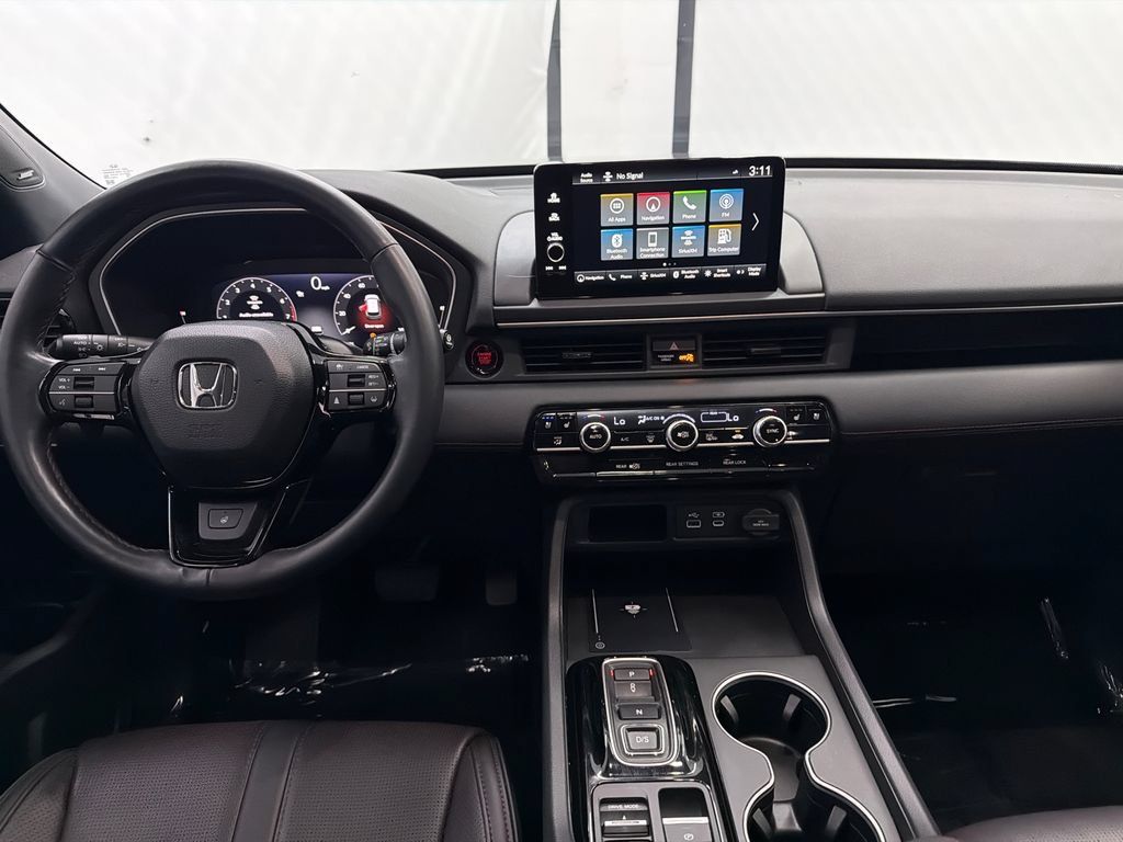 Used 2025 Honda Pilot Black Edition image 25