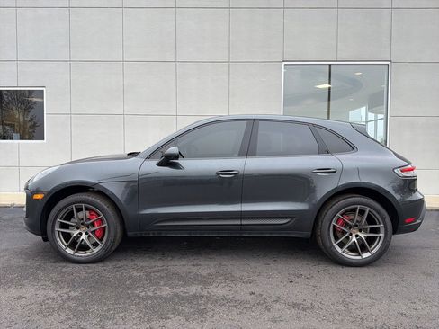 Used 2023 Porsche Macan S image 2