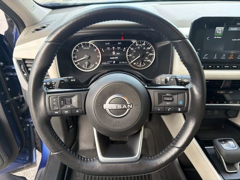 Used 2023 Nissan Rogue SL w/ SL Premium Package image 28