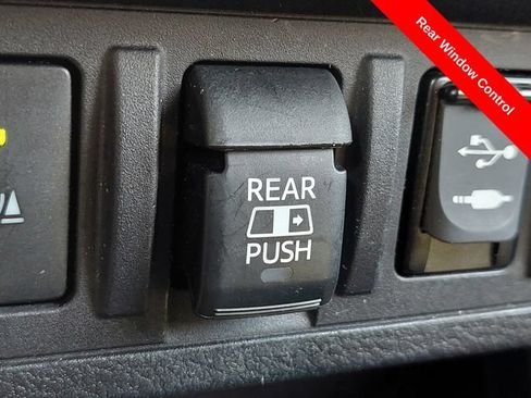 Used 2019 Toyota Tacoma TRD Off-Road w/ Technology Package AWD/4WD image 26
