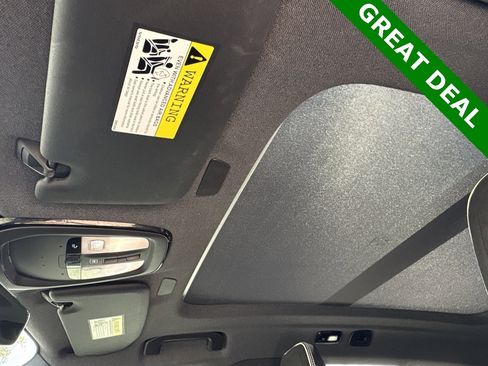 Used 2021 Volvo XC40 P8 Recharge w/ Advanced Package image 25