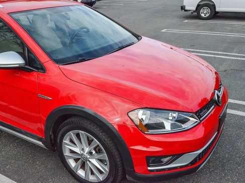 Used 2017 Volkswagen Golf Alltrack S image 13