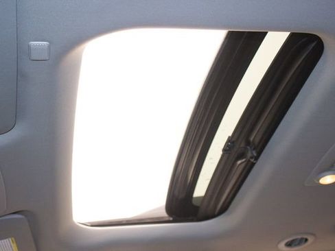 Used 2013 GMC Acadia SLT image 21