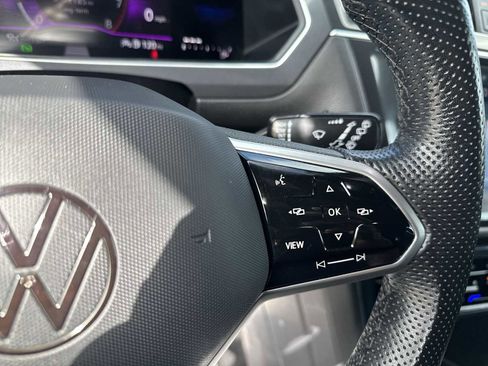 Used 2024 Volkswagen Tiguan SE R-Line image 23