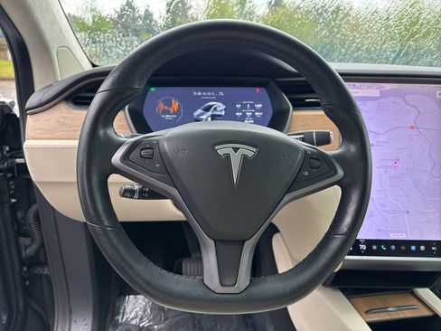 Used 2019 Tesla Model X AWD/4WD image 10