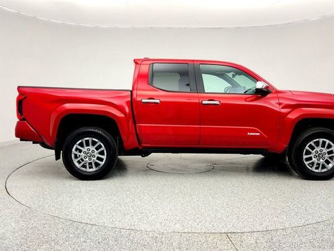 Used 2024 Toyota Tacoma Limited w/ Limited Package (LT) image 4