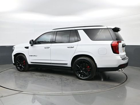 Used 2022 GMC Yukon Denali w/ Denali Premium Package image 7