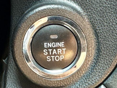 Used 2023 Subaru Outback Touring AWD/4WD image 19