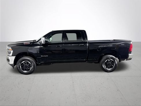 New 2026 RAM 2500 Laramie AWD/4WD image 9