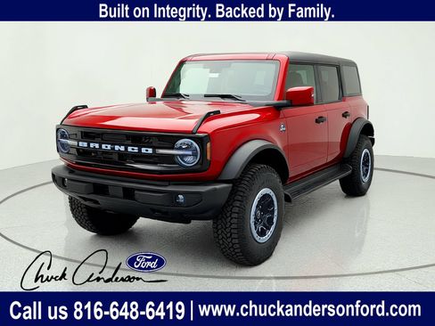 New 2026 Ford Bronco Outer Banks w/ Sasquatch Package AWD/4WD image 1