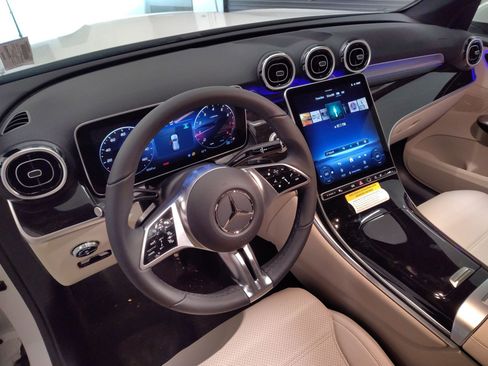 Used 2026 Mercedes-Benz GLC 300 image 4