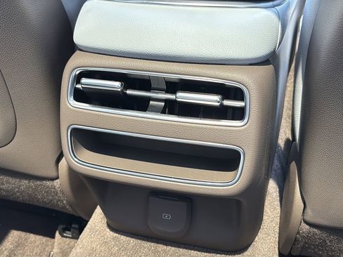 Certified 2026 Genesis GV70 2.5T Advanced AWD/4WD image 38