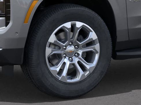 Certified 2026 Chevrolet Suburban LS image 17