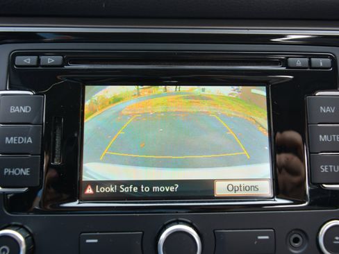 Used 2014 Volkswagen Passat TDI SE image 22