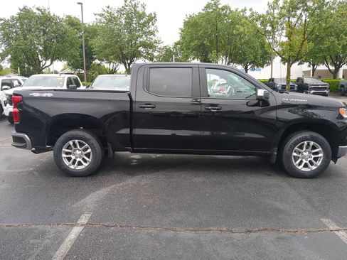 Used 2023 Chevrolet Silverado 1500 LT AWD/4WD image 11