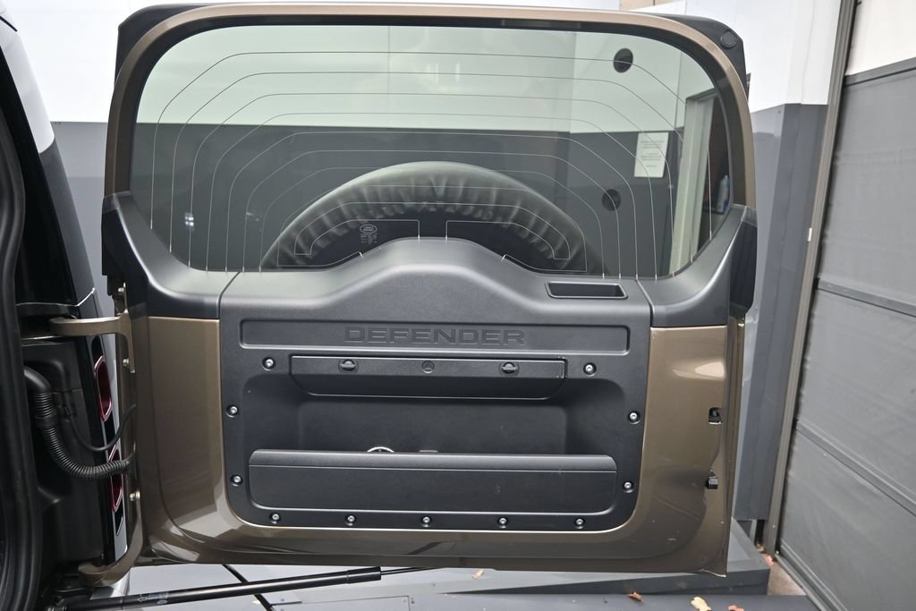 Used 2025 Land Rover Defender 110 S AWD/4WD image 16