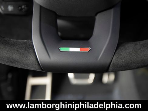 Used 2024 Lamborghini Urus Performante AWD/4WD image 26