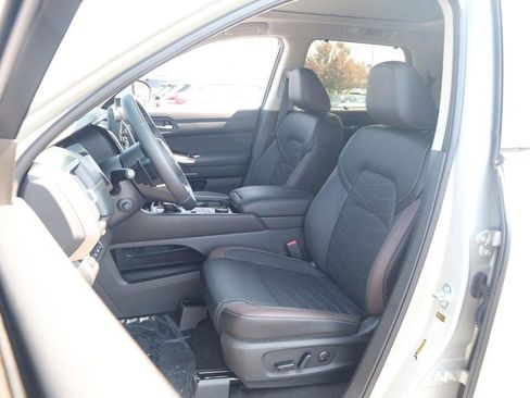 New 2025 Nissan Pathfinder Platinum w/ Cargo Package image 12