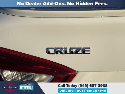 Used 2017 Chevrolet Cruze Premier FWD image 11