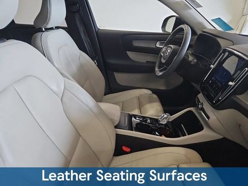 Used 2023 Volvo XC40 B5 Plus AWD/4WD image 7