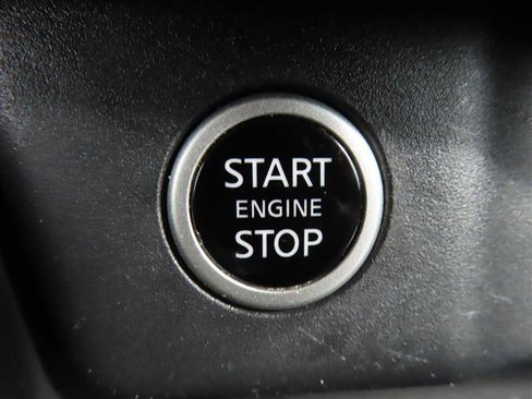 Used 2023 Nissan Rogue SV AWD/4WD image 18