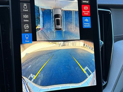 New 2026 Volvo XC60 B5 Ultra image 17