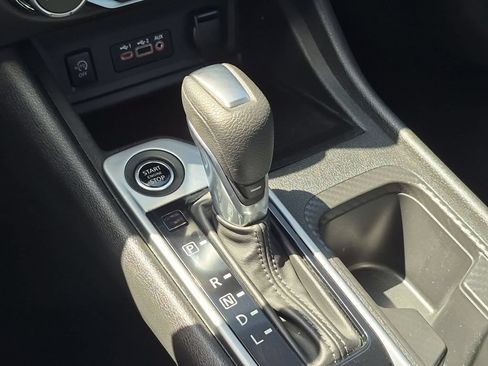 Used 2025 Nissan Sentra SV FWD image 20