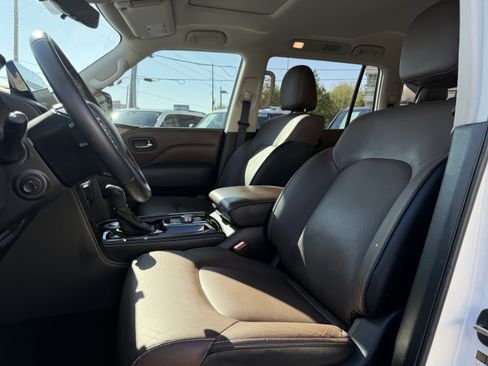 Certified 2024 INFINITI QX80 Premium Select image 12