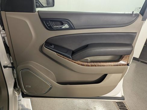 Used 2017 Chevrolet Suburban Premier image 23
