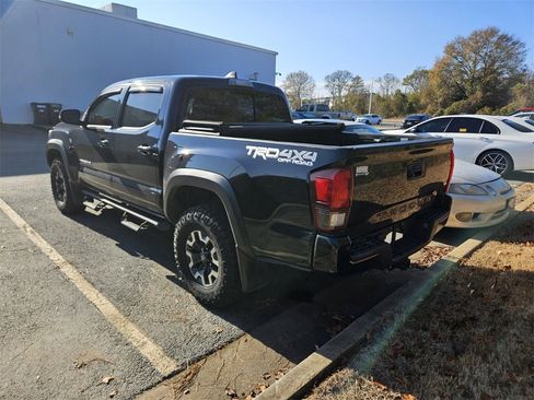Used 2019 Toyota Tacoma TRD Off-Road image 9