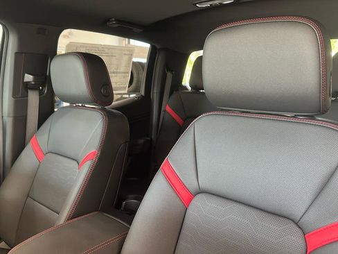 New 2025 Chevrolet Colorado Z71 w/ Z71 Convenience Package 2 image 4