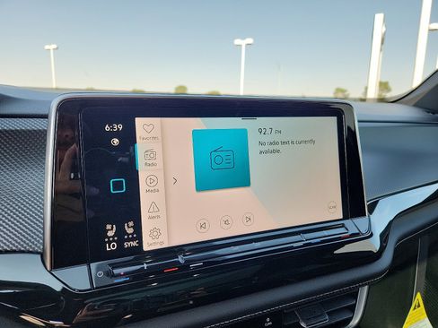 New 2026 Volkswagen Atlas Cross Sport SEL R-Line image 19