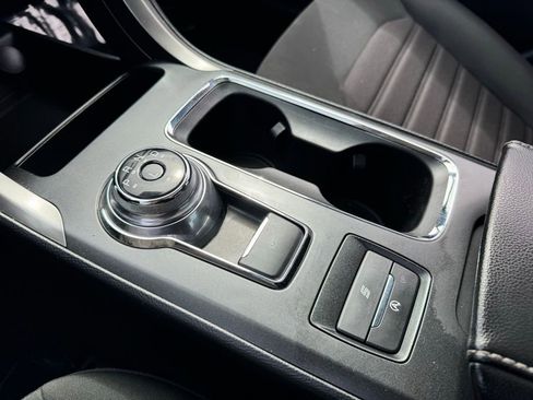 Used 2020 Ford Fusion SE FWD image 20